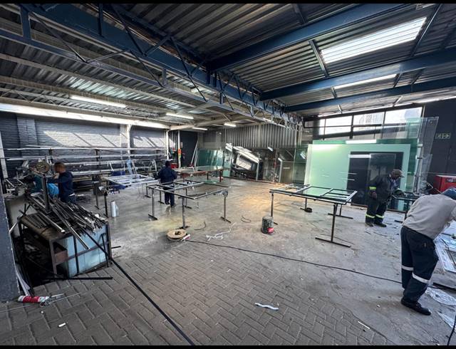 970M² WAREHOUSE FOR SALE IN HORISON
